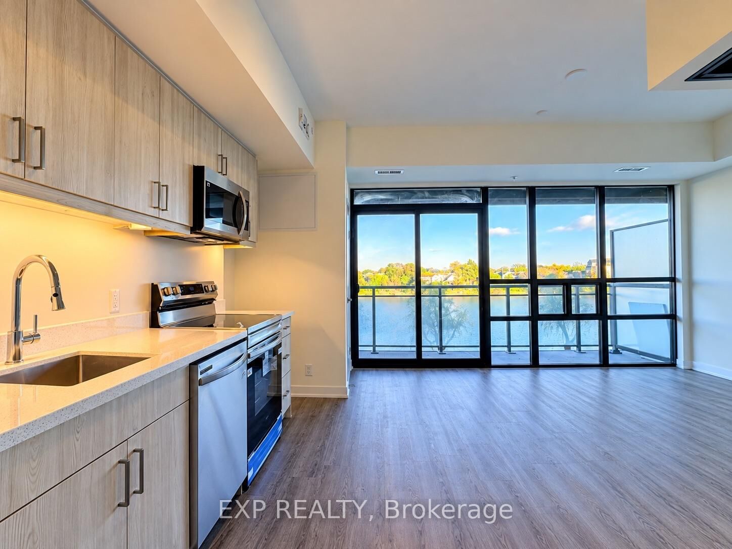 Property Photo:  350 Prince Charles Drive W 226  ON L3C 5A6 