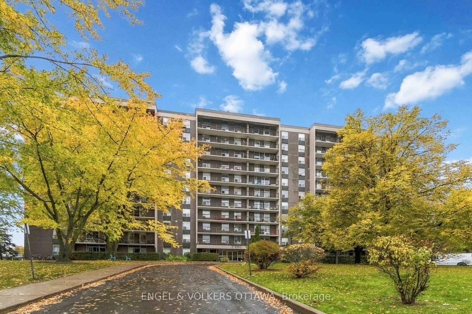 Property Photo:  2400 Virginia Drive 1107  ON K1H 8L3 