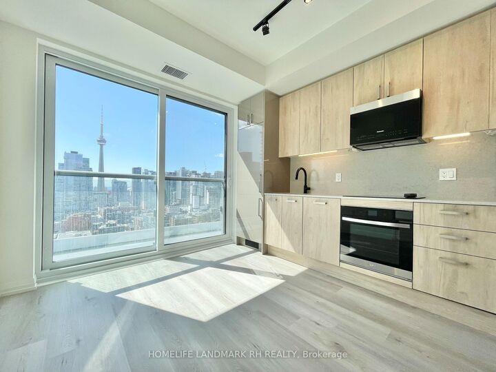 Property Photo:  280 Dundas Street W 2706  ON M5T 0E3 