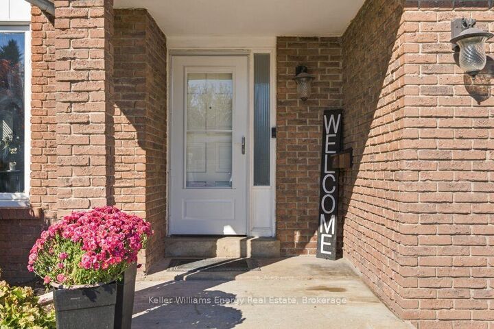 Property Photo:  26 Carruthers Drive  ON L1C 3S2 