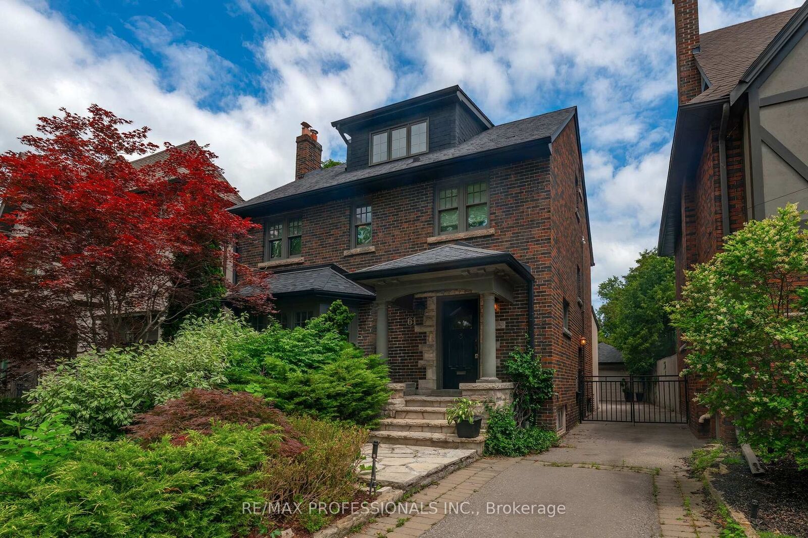 Property Photo:  61 Grenview Boulevard N  ON M8X 2K3 