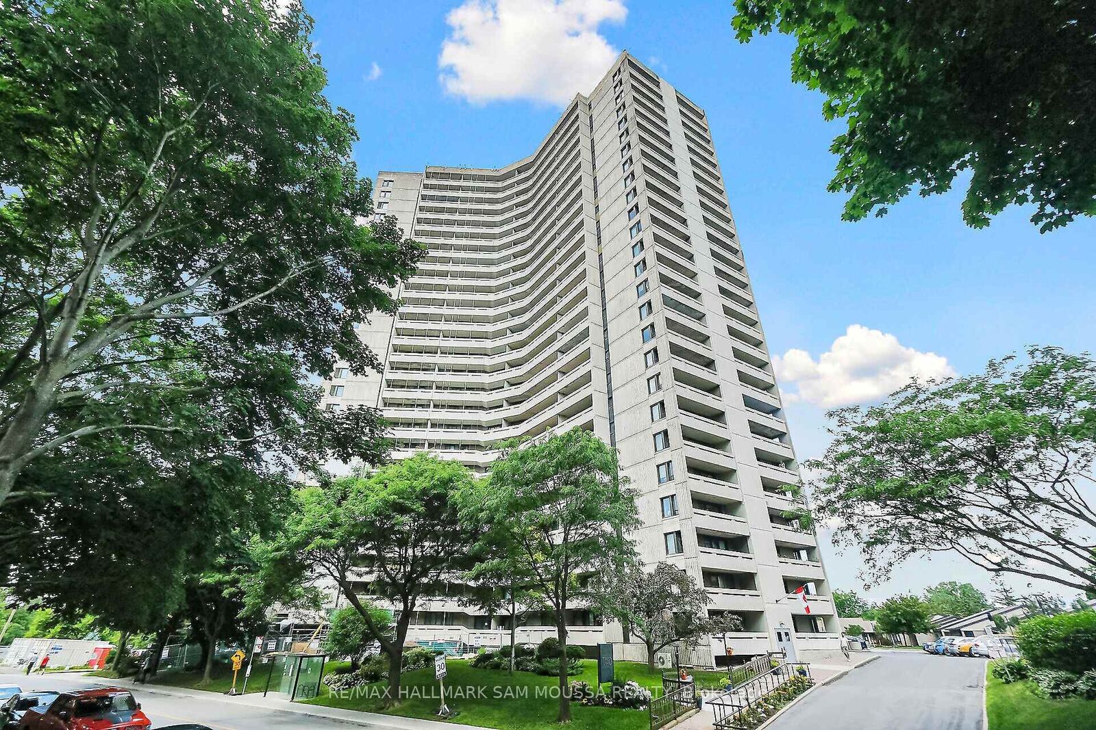 Property Photo: 1171 Ambleside Drive 1309 ON K2B 8E1