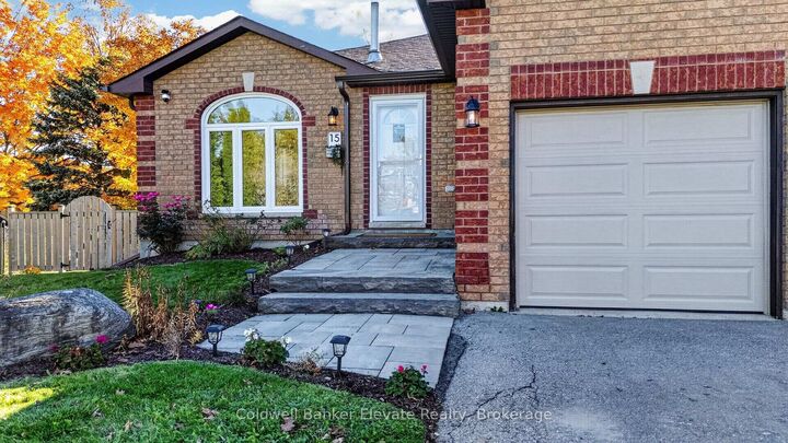 Photo de la propriété:  15 Nakiska Court  ON L4N 8C4 
