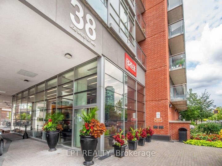 Property Photo:  38 Joe Shuster Way 420  ON M6K 0A5 