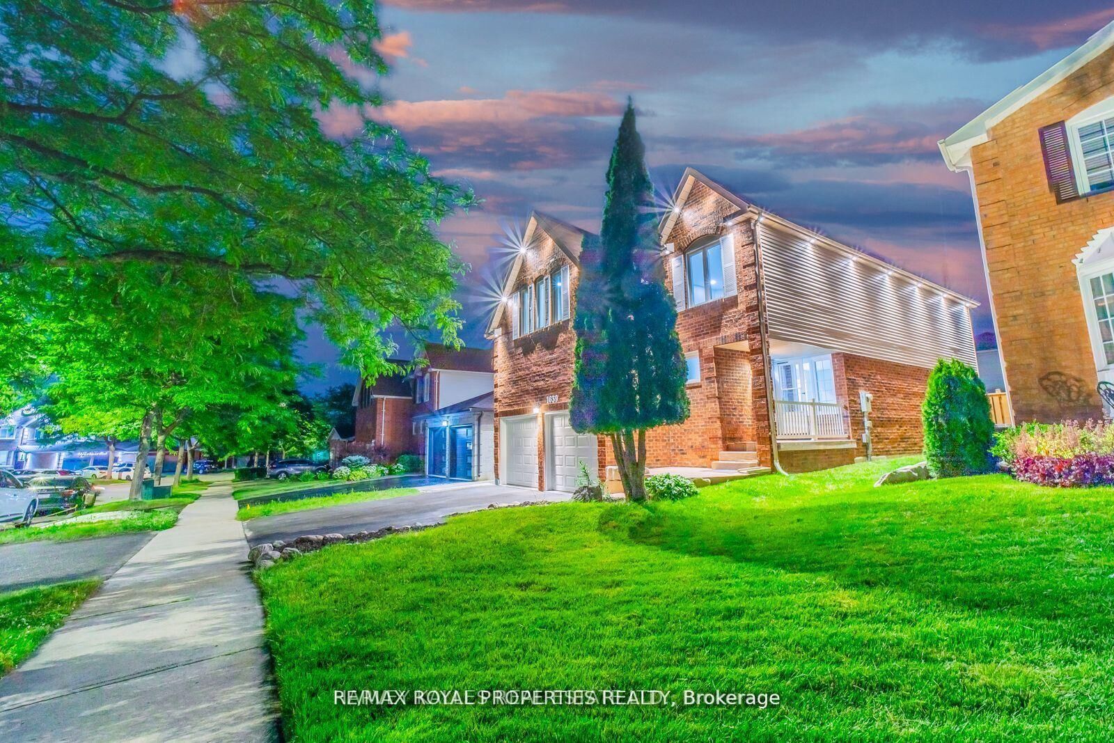 Property Photo:  1639 Middleton Street S  ON L1X 2L5 