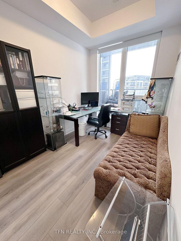 Property Photo:  20 Gatineau Drive 207  ON L4J 0L2 
