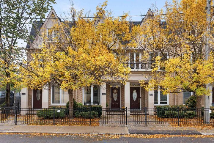 Property Photo:  140 Bathurst Street Th06  ON M5V 3N8 