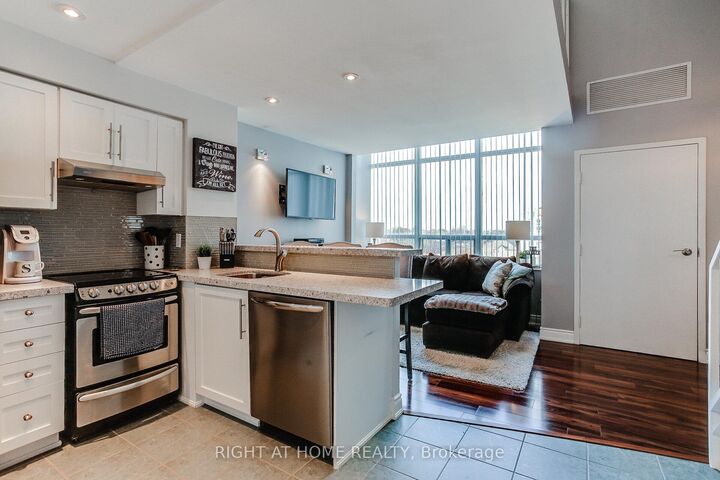 Property Photo:  300 Manitoba Street 426  ON M8Y 4G6 