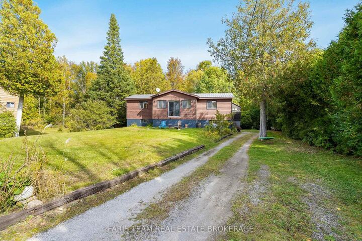 Property Photo:  7 Couchiching Crescent  ON L9M 0C6 