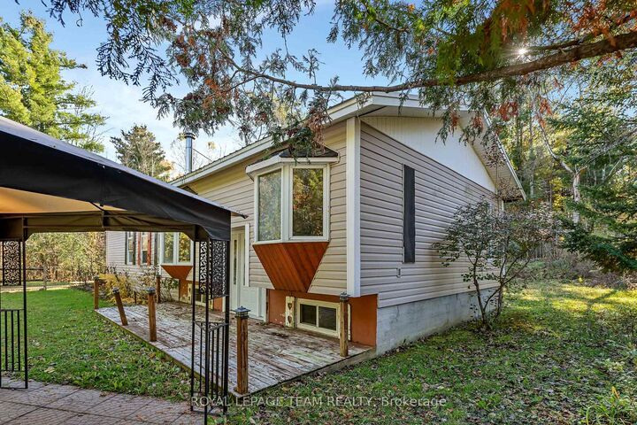 Property Photo:  641 Harper Road  ON K7H 3C9 