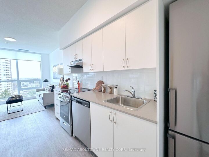 Property Photo:  2 River Plate Street 708  ON L1S 0G6 