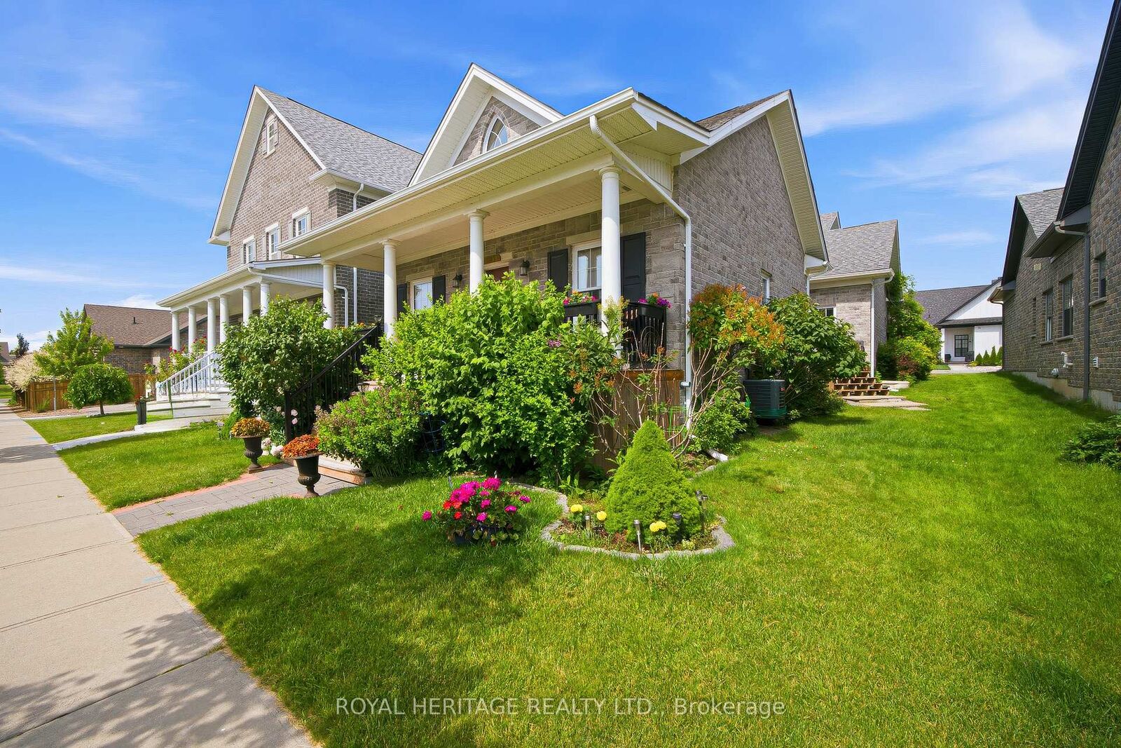 Photo de la propriété:  734 Elmer Hutton Street  ON K9A 0K9 