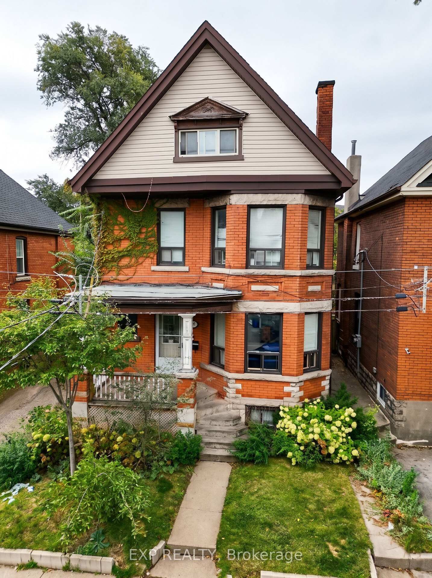 Property Photo:  58 Arthur Avenue N  ON L8L 6C5 