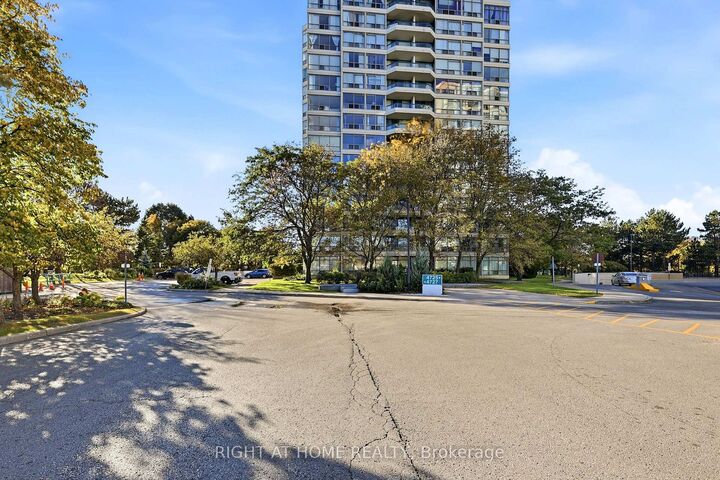 Property Photo:  4727 Sheppard Avenue E 816  ON M1S 5B3 