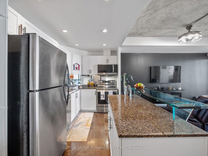 Photo de la propriété:  218 Queens Quay Boulevard W 2103  ON M5J 2Y6 