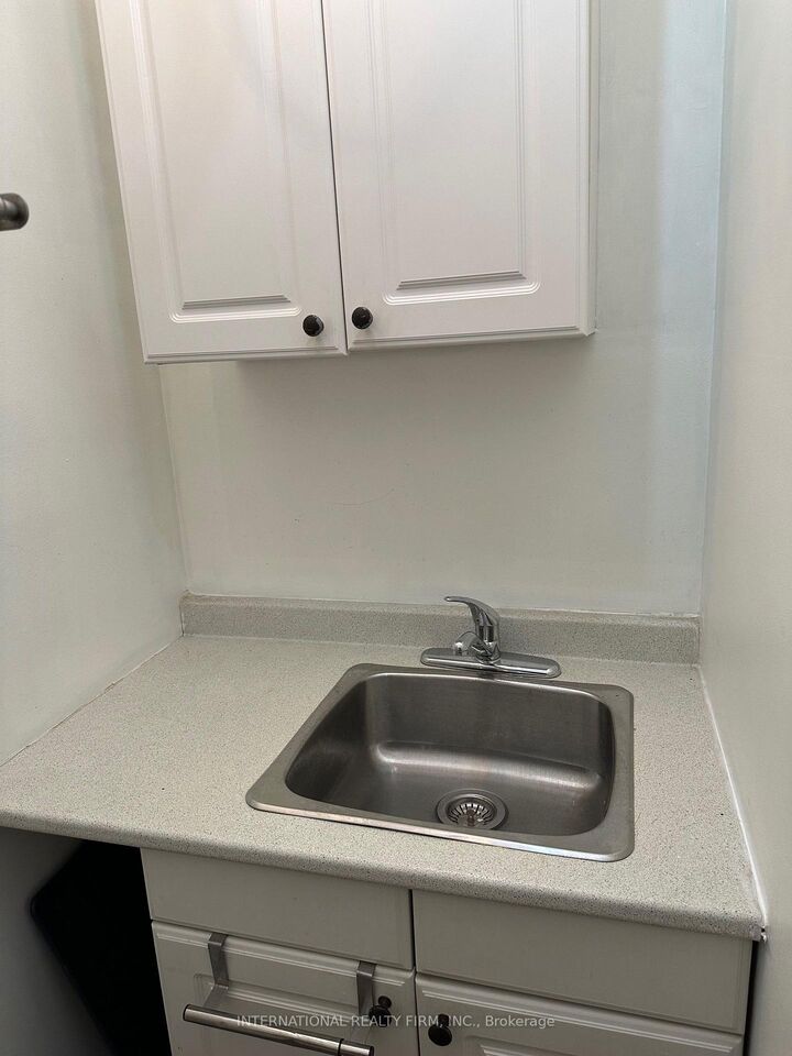 Property Photo:  201 Dundas Street E 1  ON M5A 1Z4 