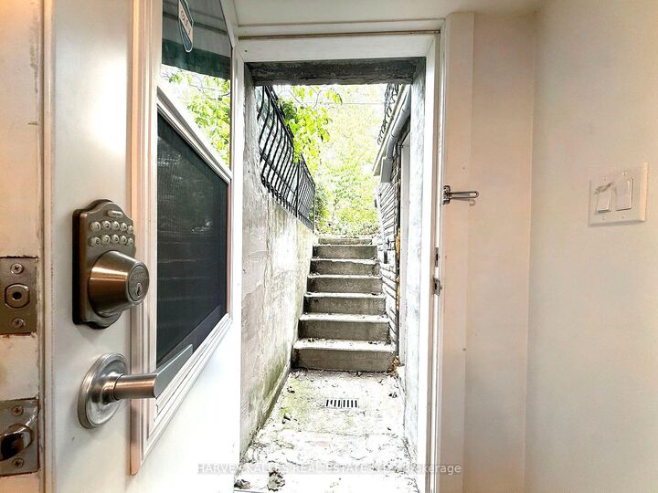 Property Photo:  488 Lansdowne Avenue Lower  ON M6H 3Y3 