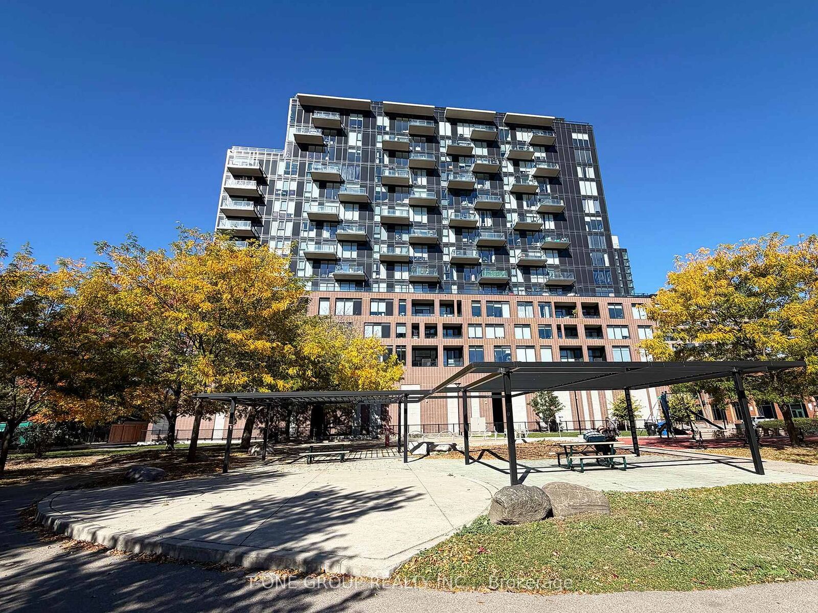 Property Photo:  270 Dufferin Street 312  ON M6K 0H8 