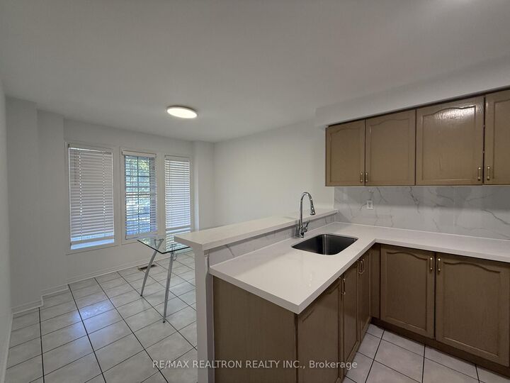 Property Photo:  663 South Unionville Avenue  ON L3R 4W9 