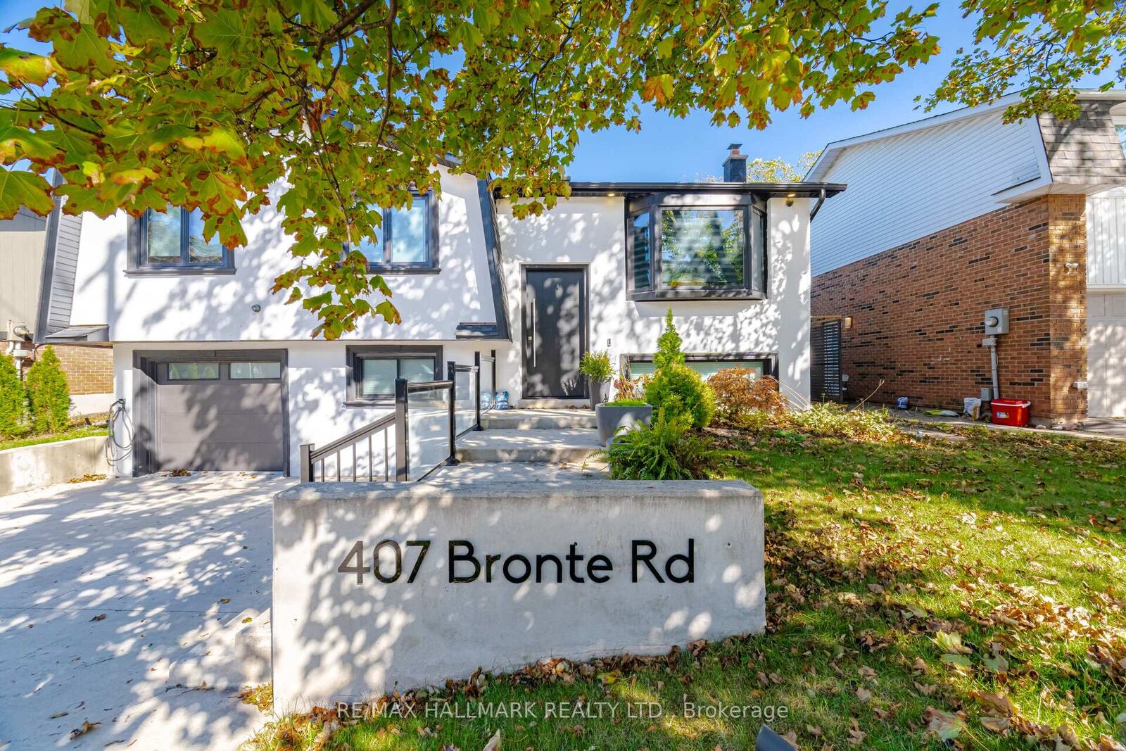 Property Photo:  407 Bronte Road  ON L6L 5C3 