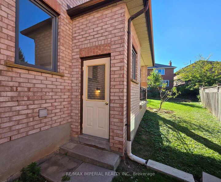Property Photo: 12A Mauro Court ON L4B 3J8