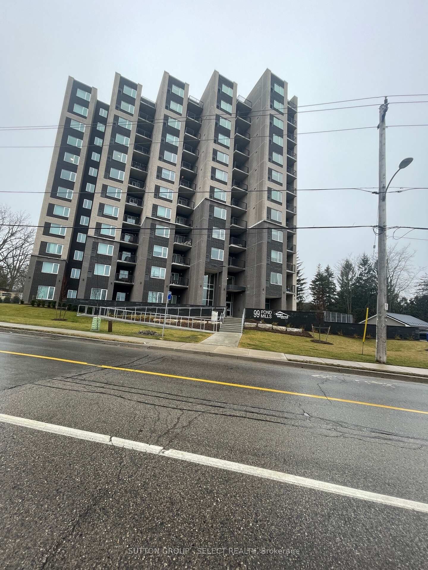 Property Photo: 99 Pond Mills Road 910 ON N5Z 3X3
