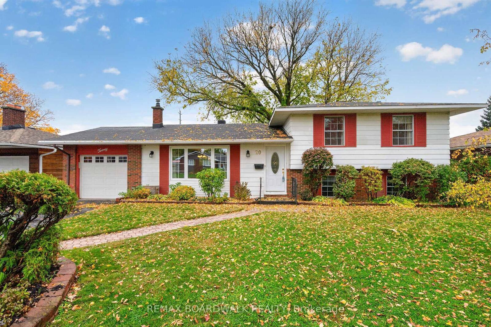 Property Photo:  20 Tripp Crescent  ON K2J 1C6 