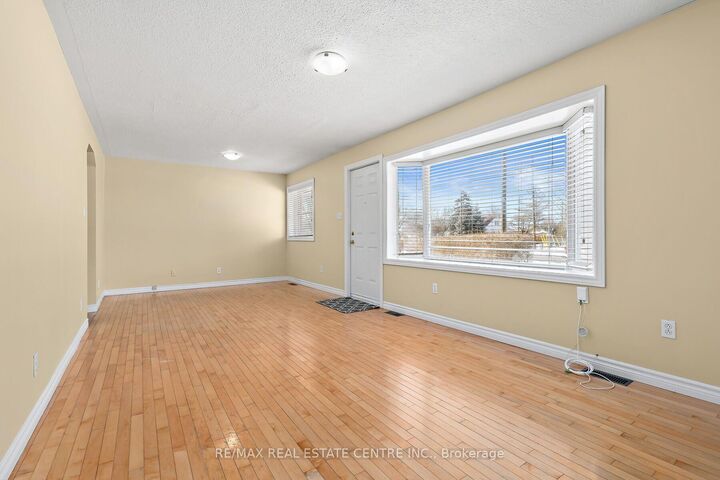 Photo de la propriété:  7 Rexway Drive  ON L7G 1P9 