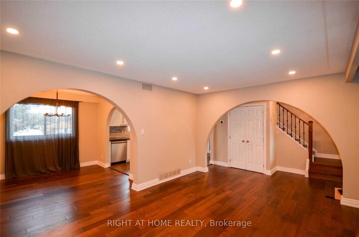 Property Photo:  11 Kinnison Court  ON L1S 1K5 