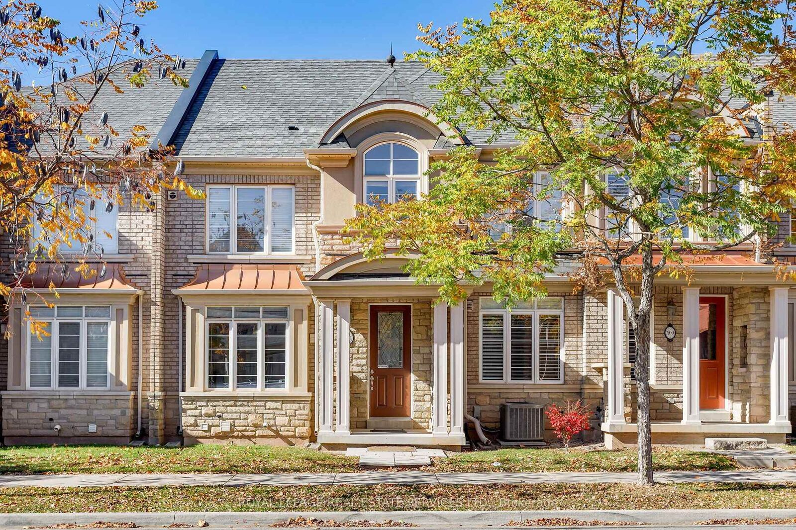 Property Photo:  511 Sixteen Mile Drive  ON L6M 0P7 