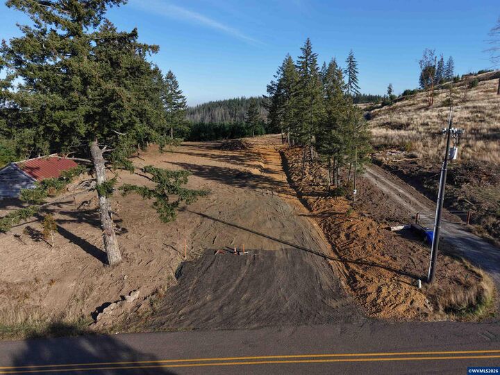 Property Photo: 12500 S Groshong Rd OR 97038