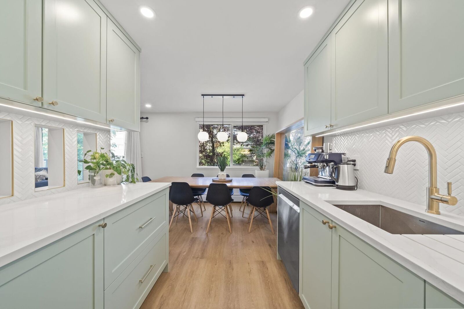 Property Photo:  327 W 2nd Street 206  BC V7M 1E2 