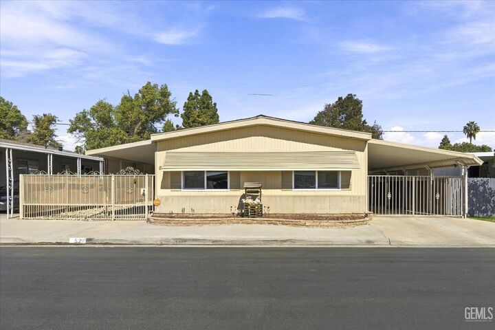 Property Photo: 0 400 E Roberts Lane 52 CA 93308