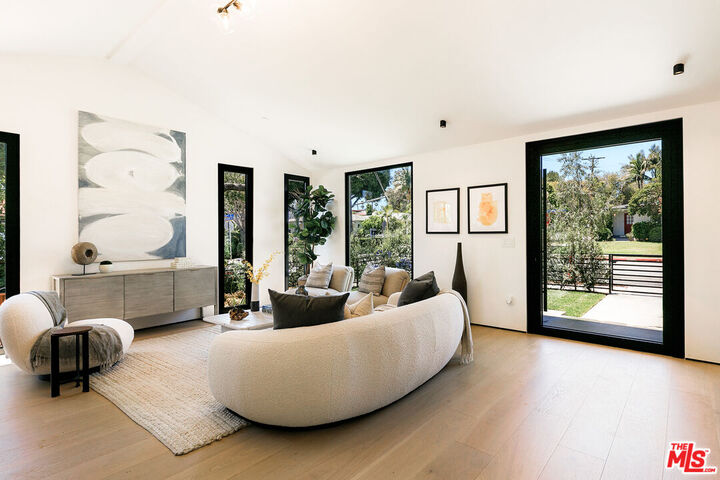 Property Photo: 2202 California Ave CA 90403