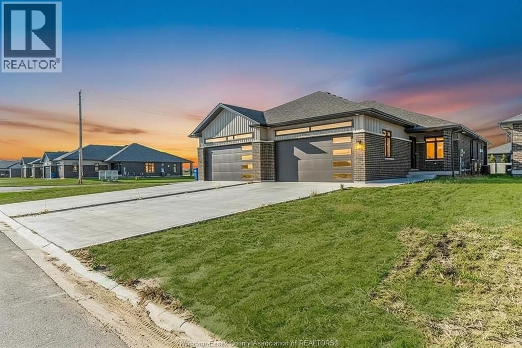 Property Photo: 38 Bordeaux Place ON N7M 0S4