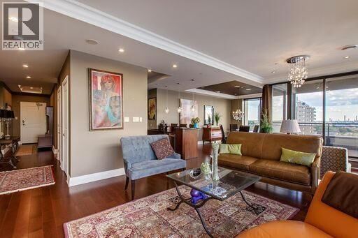 Property Photo: 201 Front Street North 906 ON N7T 7T9