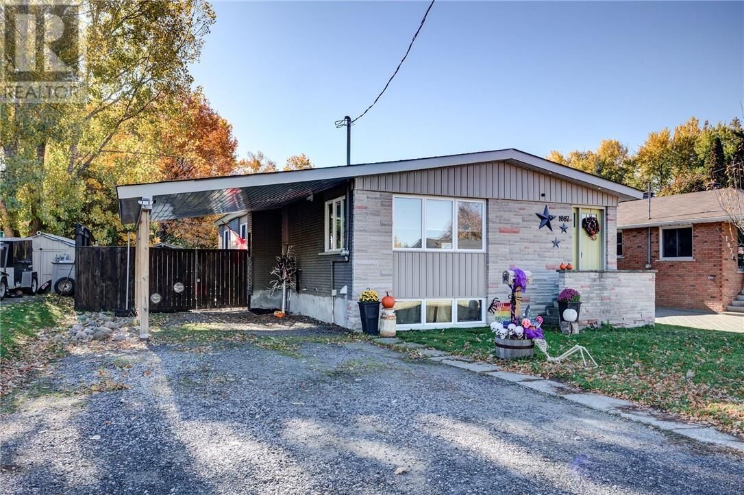 Property Photo:  1087 Hawthorne Drive  ON P3A 1K1 
