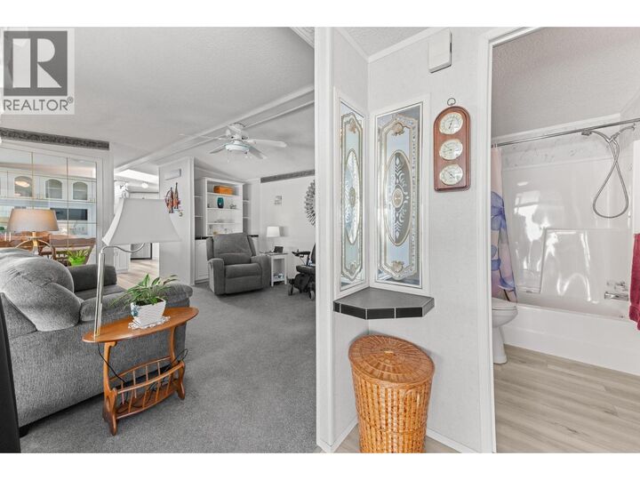 Property Photo: 445 6th Avenue North 70 BC V0B 1G3