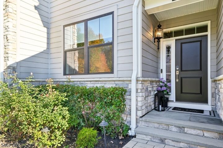 Property Photo:  6 Concord Ct  NJ 07059 