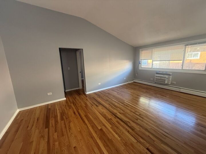 Property Photo:  1626 W Estes Avenue 3C  IL 60626 
