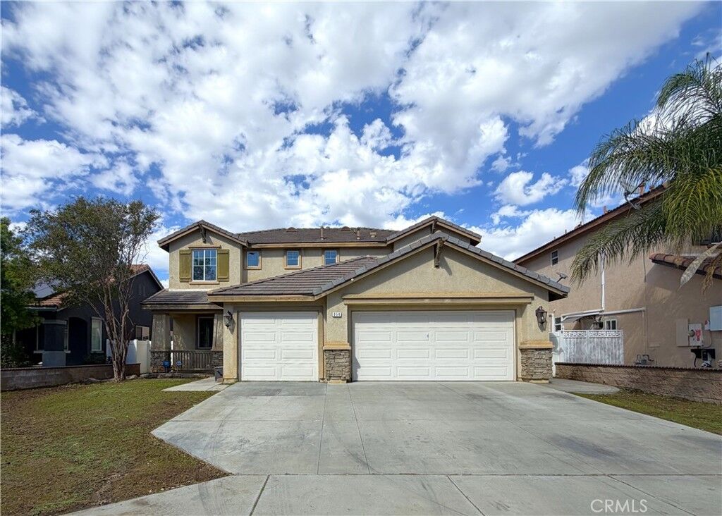 Property Photo:  854 Caden Place  CA 92571 