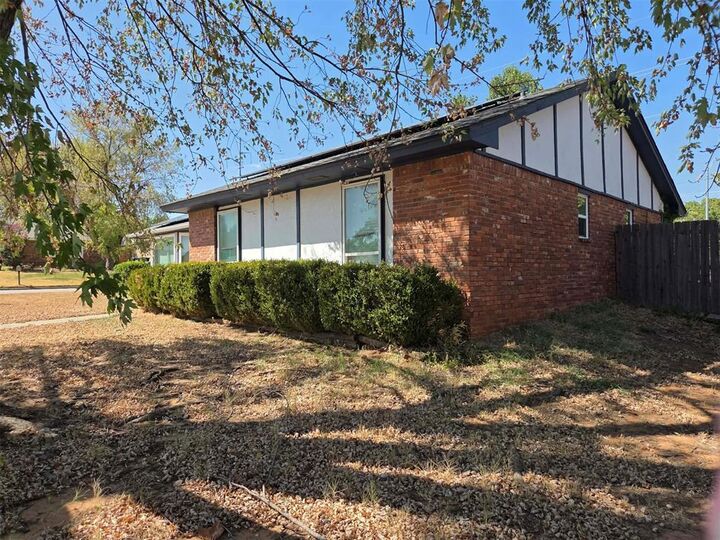 Property Photo:  9601 Willow Wind Drive  OK 73130 