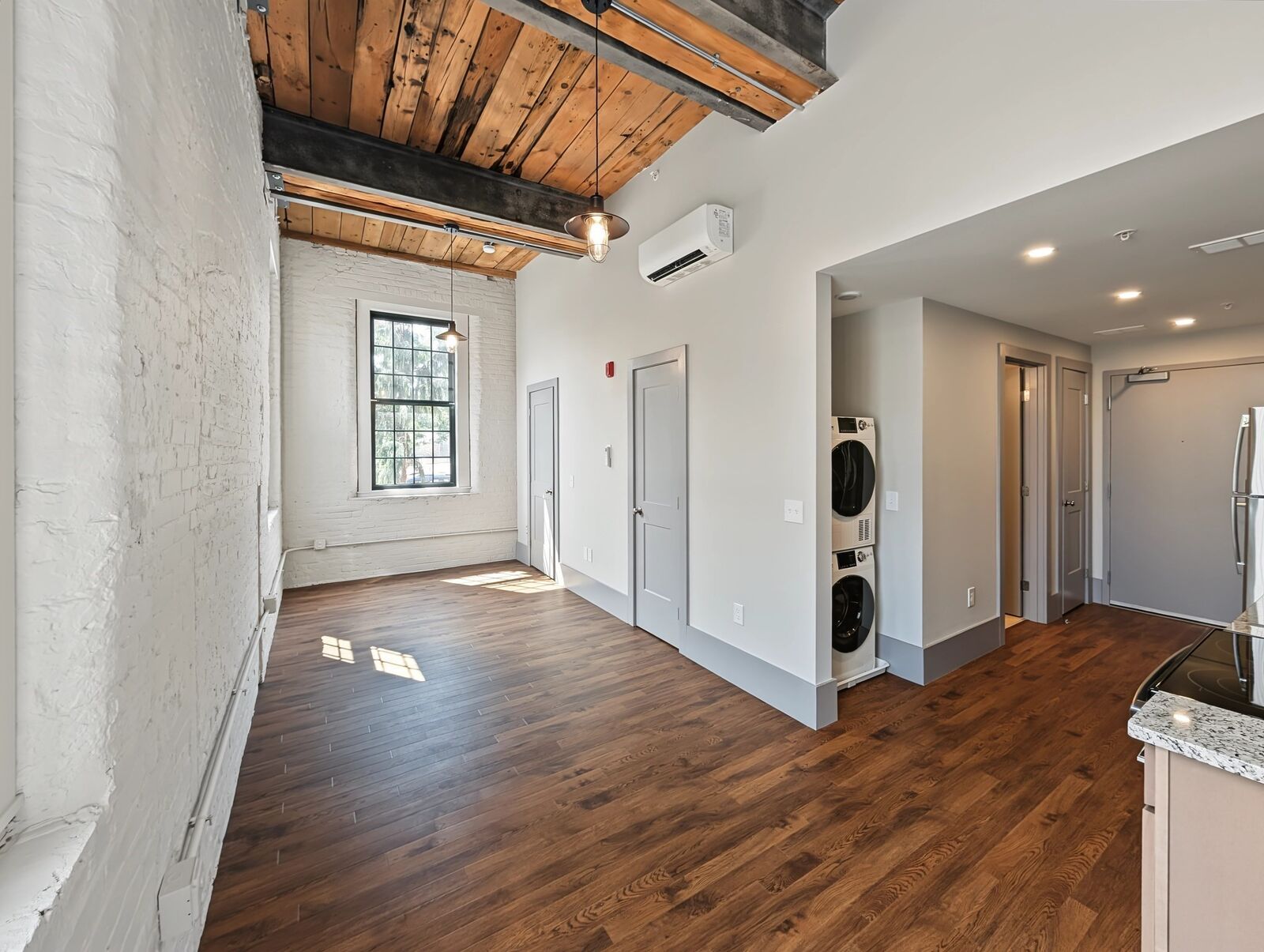 Property Photo:  90 Grove St 205  MA 01605 