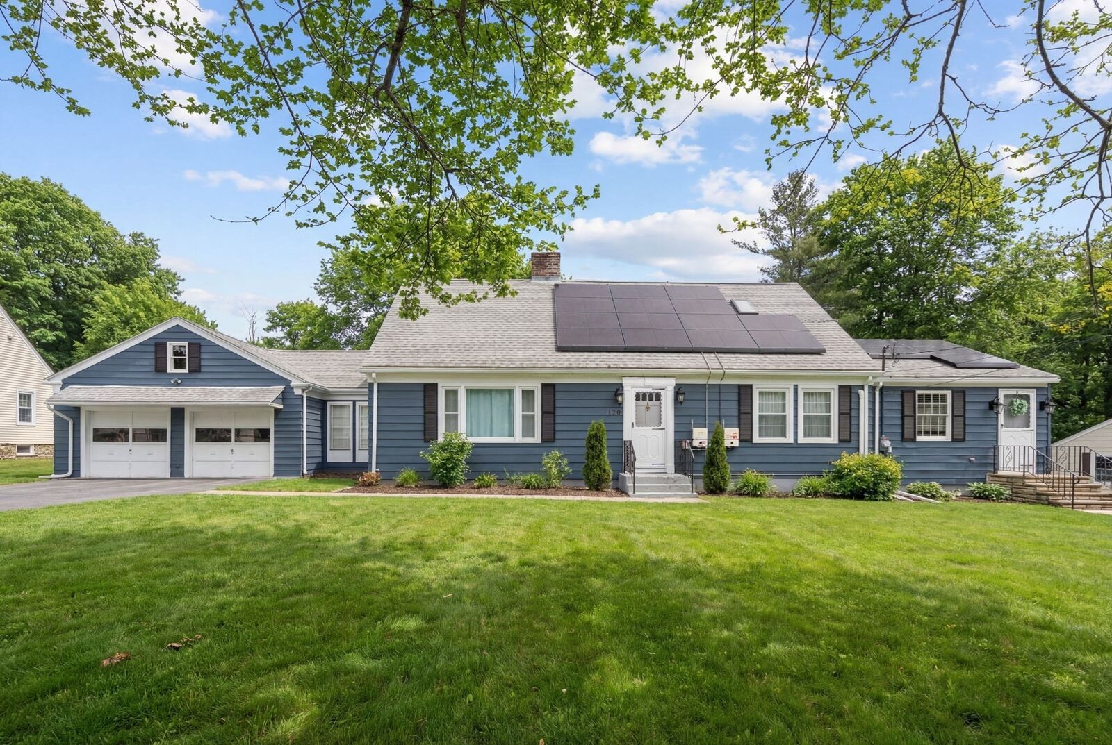 Property Photo:  120 Brattle St  MA 01606 