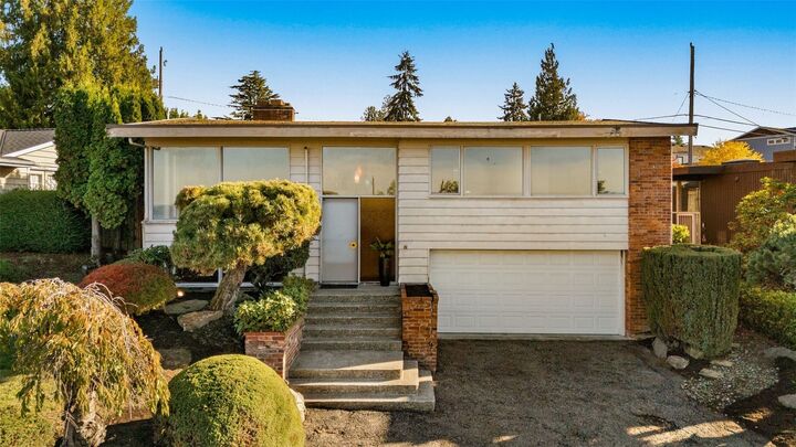 Property Photo:  7039 S Lakeridge Drive  WA 98178 
