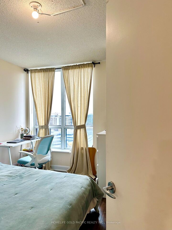 Property Photo:  33 Sheppard Avenue E 2111  ON M2N 7K1 