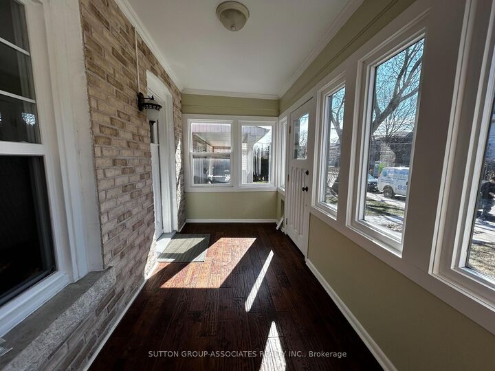 Property Photo:  129 Kenwood Avenue  ON M6C 2S4 