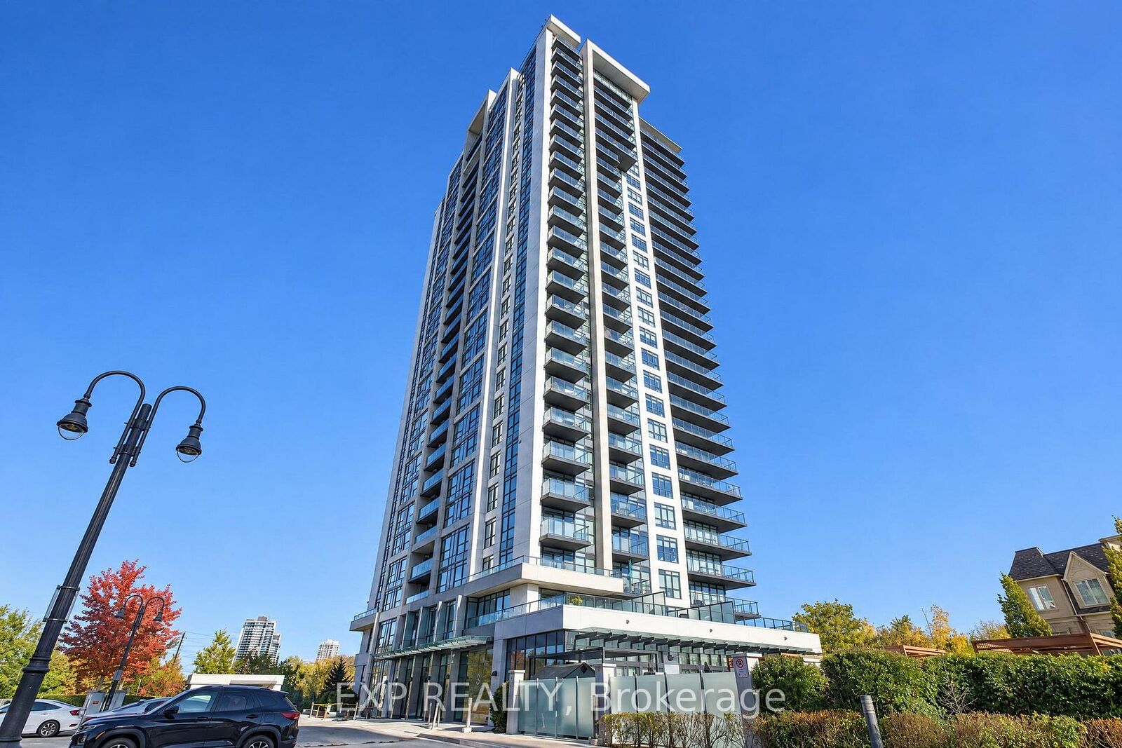 Property Photo:  1255 Bayly Street 1603  ON L1W 0B6 