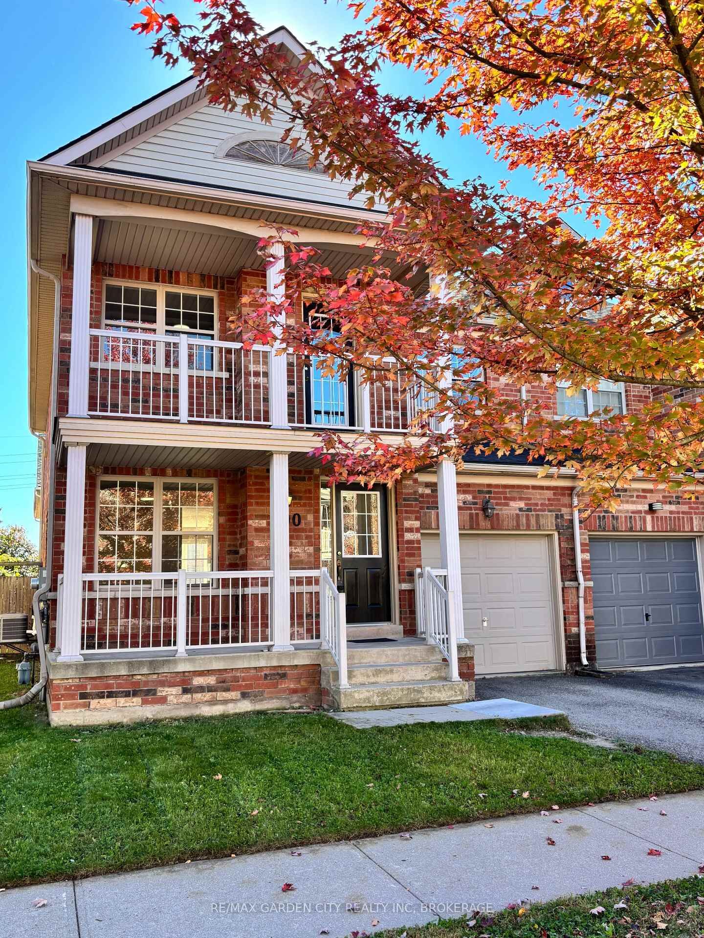 Property Photo:  100 Young Crescent  ON L0S 1J0 