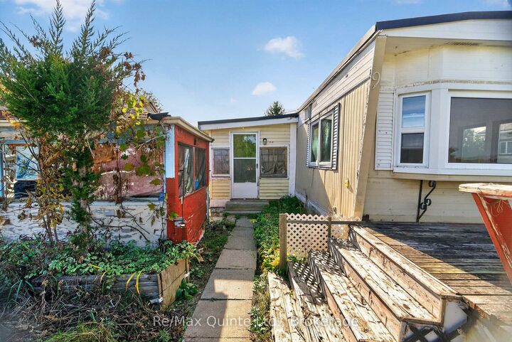 Property Photo:  #9-63 Whites Road  ON K8V 5P5 